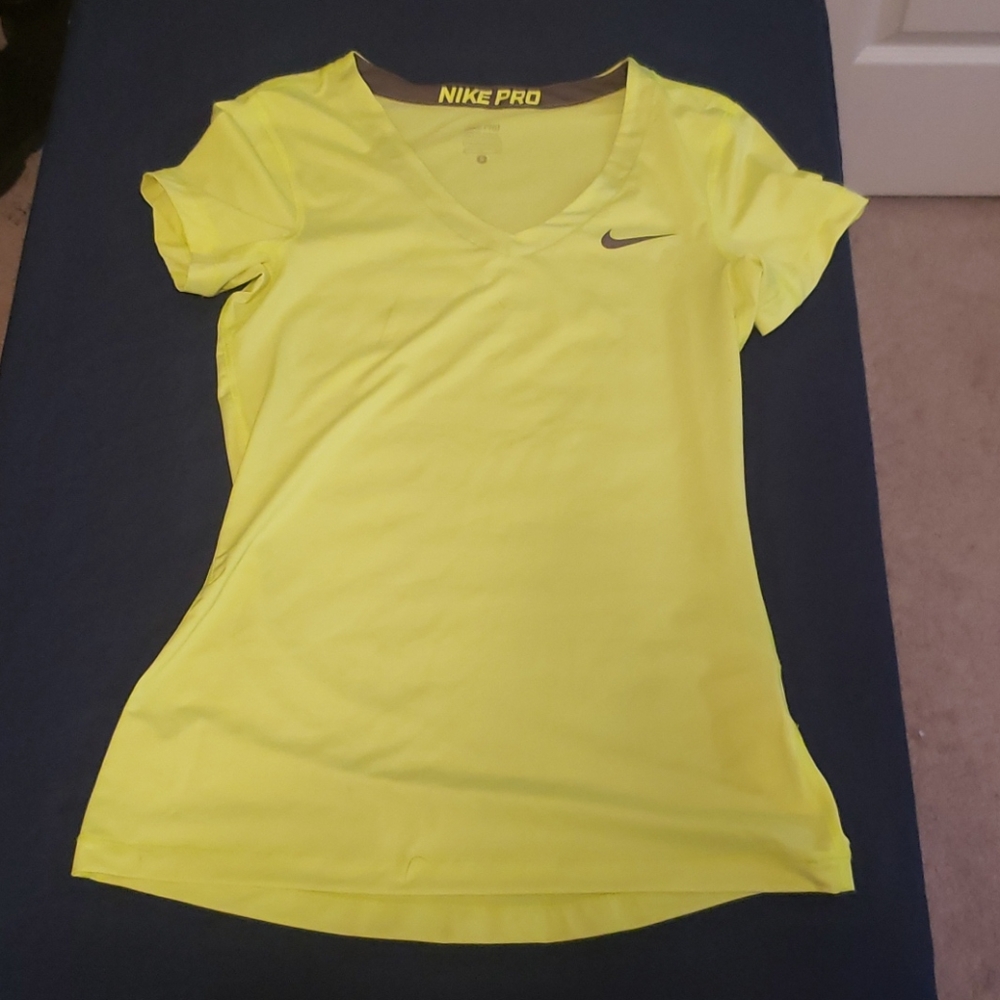 Nike dri-fit short sleeve shirt